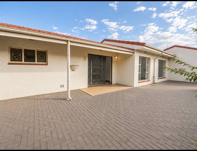 3 BEDROOM TOWNHOUSE FOR SALE IN THREE RIVERS